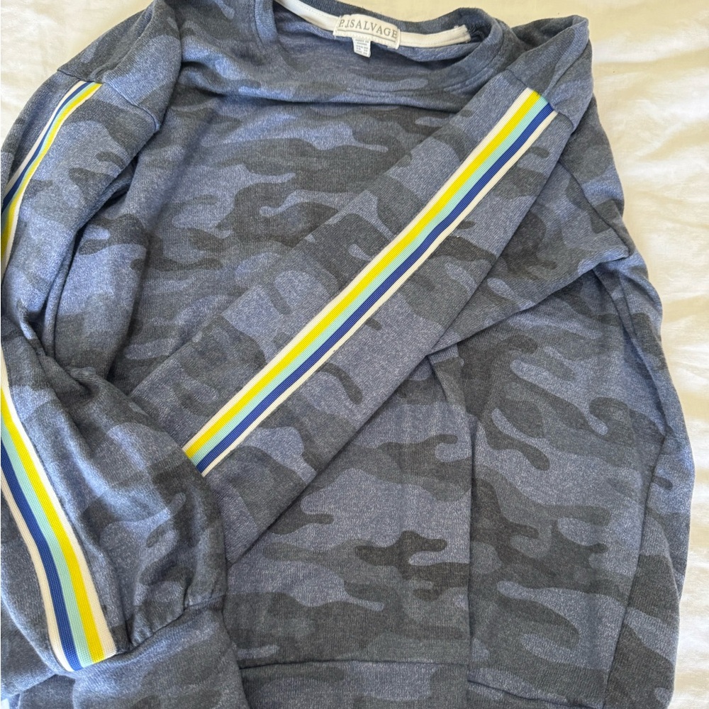 PJ SALVAGE blue camo sweatshirt